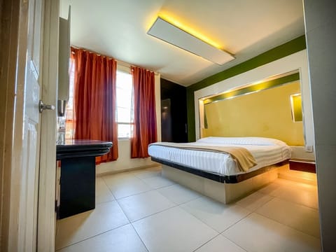 Standard Room | Desk, laptop workspace, free WiFi