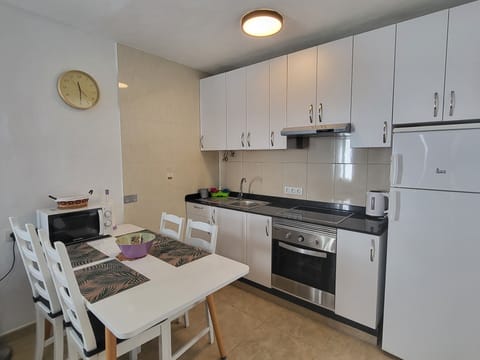 Superior Apartment, 2 Bedrooms, Balcony (I) | Private kitchen | Full-size fridge, microwave, oven, stovetop