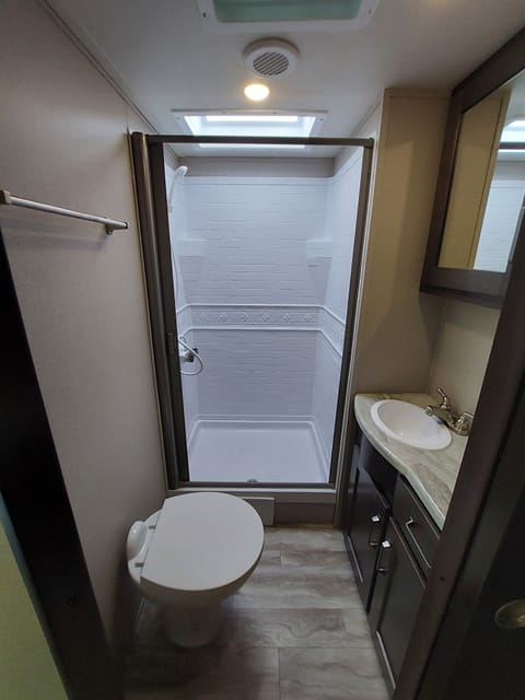 Design Twin Room, 1 Bedroom | Bathroom | Shower