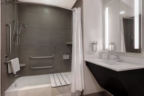Suite, 1 Bedroom, Accessible (Mobility, Accessible Tub) | Bathroom | Hair dryer, towels