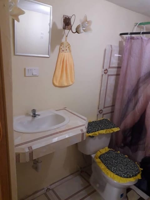Room 2 | Bathroom | Shower, towels, soap, shampoo