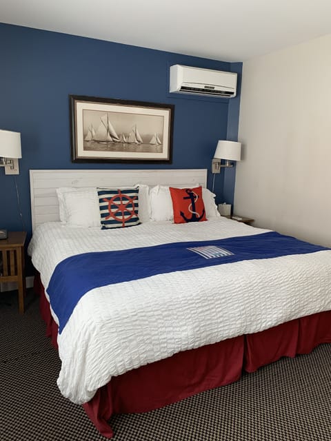 Premium Room | Down comforters, iron/ironing board, free WiFi, bed sheets