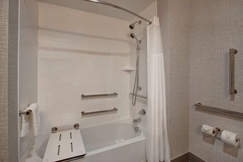 Room, 2 Queen Beds, Accessible, Bathtub | Bathroom | Combined shower/tub, towels