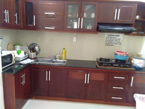 Basic Apartment, 2 Bedrooms | Private kitchenette | Fridge, microwave, electric kettle, cookware/dishes/utensils