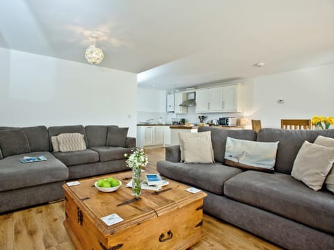 Spacious open plan living space | 3 Harbour View, Newquay