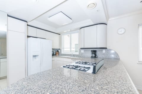 Kitchen is fully-stocked with dishes, cooking, baking and meal prep gear. All standard large and small appliances included. See listing description for more supply details.