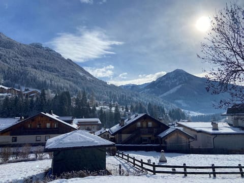 Cloud, Sky, Snow, Building, Mountain, Light, Nature, Natural Landscape, House, Window