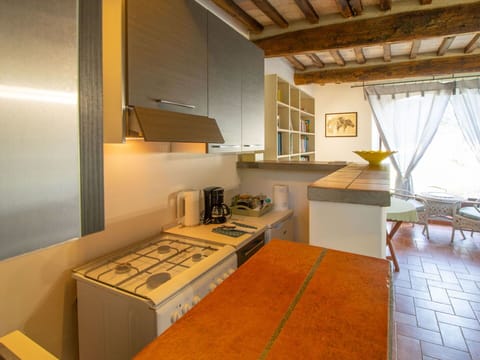 Furniture, Building, Wood, Window, Flooring, Interior Design, Living Room, Floor, Hardwood, Real Estate