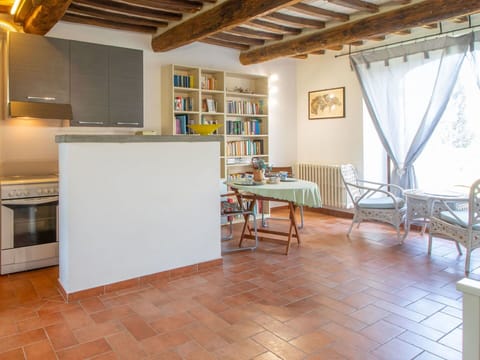 Building, Property, Furniture, Wood, Hall, Floor, House, Window, Flooring, Living Room