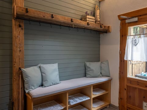 Property, Furniture, Wood, Comfort, Interior Design, Architecture, Floor, Building, Pillow, Shade