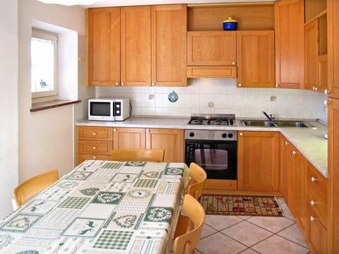 Property, Room, Kitchen, Furniture, Cabinetry, Countertop, Building, Floor, Interior Design, House