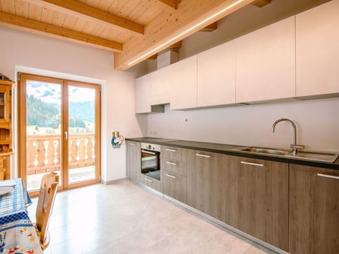 Cabinetry, Property, Building, Countertop, Kitchen Sink, Sink, Wood, Tap, Kitchen, Window