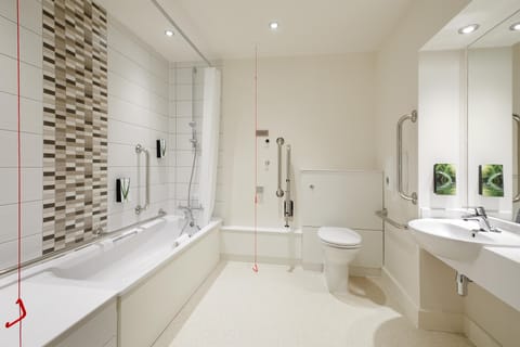 Standard Twin Room, Accessible Bathtub | Accessible bathroom
