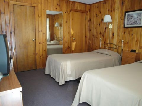 Twin Room, 2 Twin Beds (Adirondack Style) | Iron/ironing board, free WiFi, bed sheets