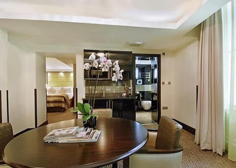 Family room | In-room dining