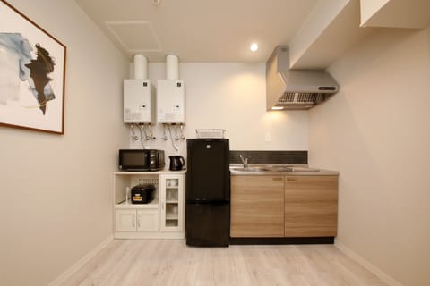 Premium Room, Non Smoking (10 Beds) | Private kitchen | Microwave