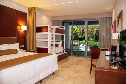 Family Club Room - Pool Access, Pool View | Free minibar, in-room safe, desk, blackout drapes