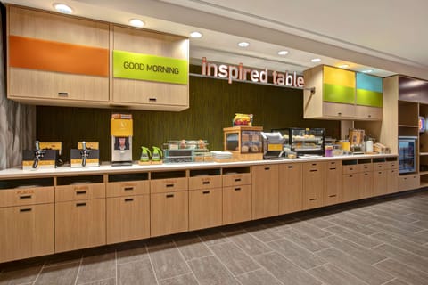 Free full breakfast on weekdays