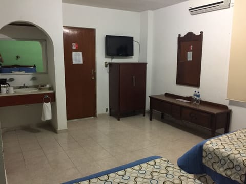 Superior Double Room | Desk, blackout drapes, soundproofing, iron/ironing board