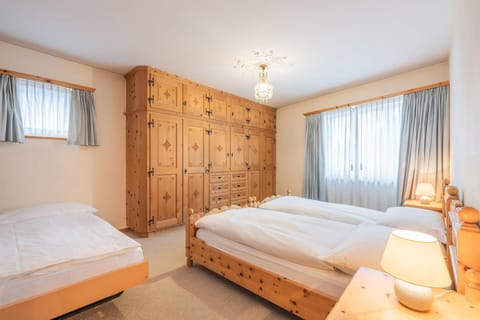 Triple Room | Hypo-allergenic bedding, pillowtop beds, in-room safe