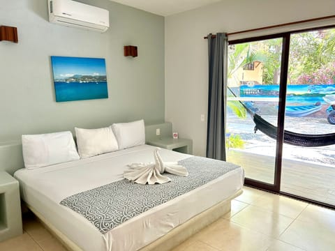 Deluxe Room | Iron/ironing board, free WiFi