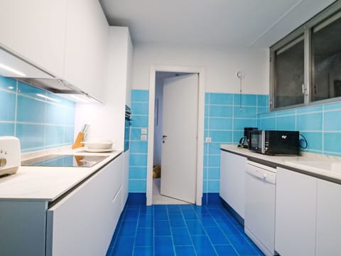 Kitchen, Flooring, Major Appliance, Floor, Kitchen Appliance, Countertop, Interior Design, Ceiling, Room, Kitchen Sink