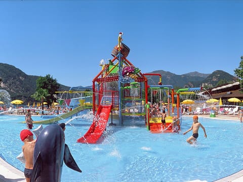 Water Park, Leisure, Swimming Pool, Recreation, Park, Fun, Chute, Nonbuilding Structure, Tourism