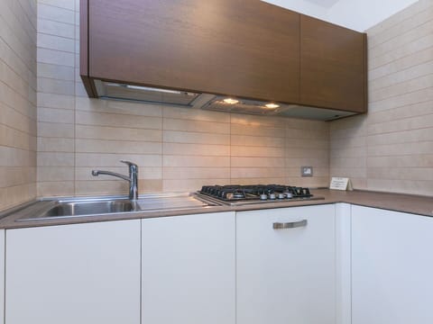 Wood, Lighting, Interior Design, Flooring, Floor, Living Room, Real Estate, Hardwood, Table, Beam