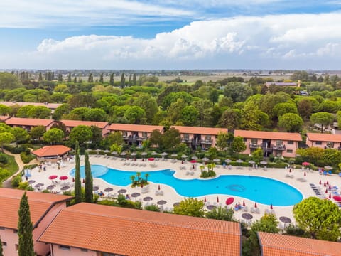 Resort, Swimming Pool, Recreation, Resort Town