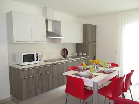 Table, Plant, Window, Building, Tree, Land Lot, Natural Landscape, Grass, Outdoor Table, Chair