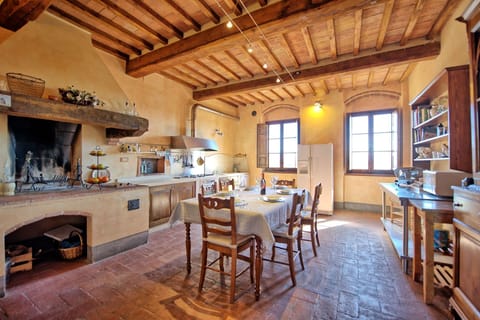 Dining Room, Kitchen