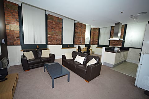 Apartment, 2 Bedrooms | Living room | Flat-screen TV