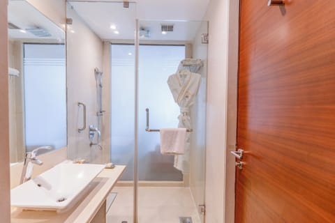 Superior Room, 1 Double Bed | Bathroom | Designer toiletries, hair dryer, bathrobes, slippers