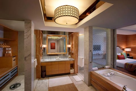 Club Room, Tower | Bathroom | Separate tub and shower, free toiletries, hair dryer, bathrobes