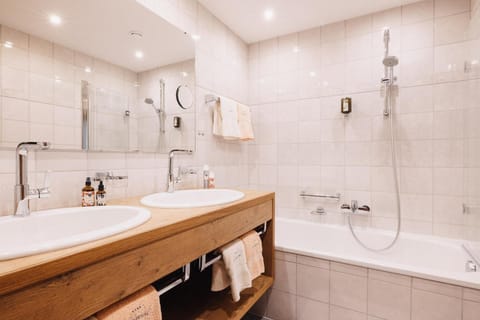 Combined shower/tub, free toiletries, hair dryer, bathrobes