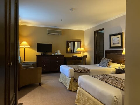 Superior Twin Room | Minibar, in-room safe, individually decorated, individually furnished