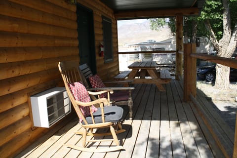 Luxury Cabin, Ensuite, Mountain View (HUNTER'S CABIN) | WiFi