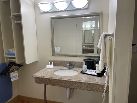 Room, 1 Double Bed, Accessible, Non Smoking (Hearing, Mobility Roll-In Shower) | Bathroom | Combined shower/tub, free toiletries, hair dryer, towels