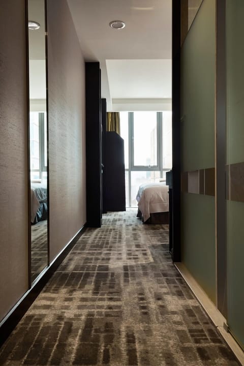 Premium King Room | Premium bedding, minibar, in-room safe, desk