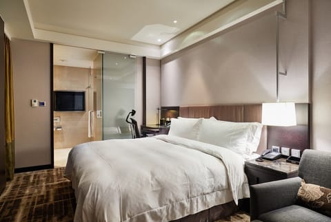 Elite Room, No Windows | Premium bedding, minibar, in-room safe, desk