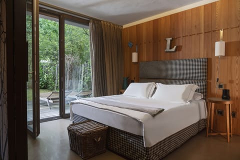 Suite | Pillowtop beds, minibar, in-room safe, individually decorated