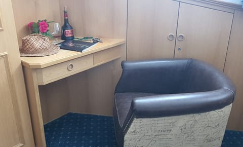 Economy Single Room | In-room safe, desk, laptop workspace, blackout drapes