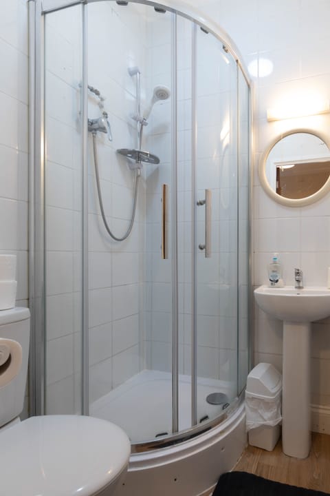 Standard Twin Room, Ensuite | Bathroom