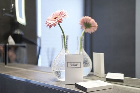 Double Room, Partial Sea View | Hypo-allergenic bedding, in-room safe, soundproofing