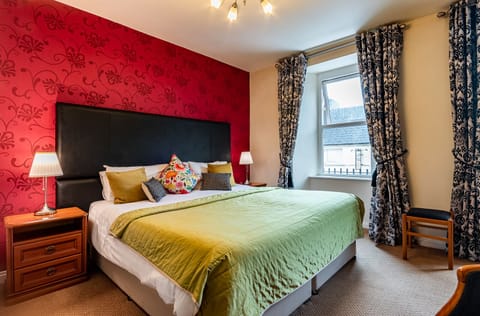 Deluxe Single Room, 1 Double Bed | Individually decorated, individually furnished, desk, blackout drapes