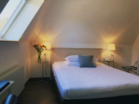 In-room safe, desk, iron/ironing board, free WiFi