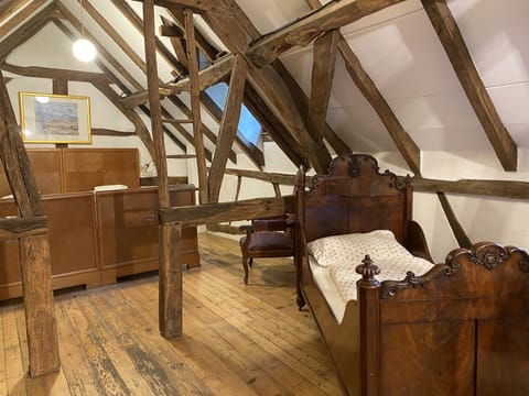 Suite | Hypo-allergenic bedding, minibar, free WiFi, bed sheets