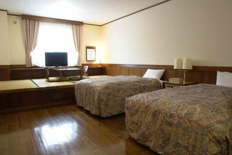 Japanese Style B | In-room safe, desk, rollaway beds, free WiFi