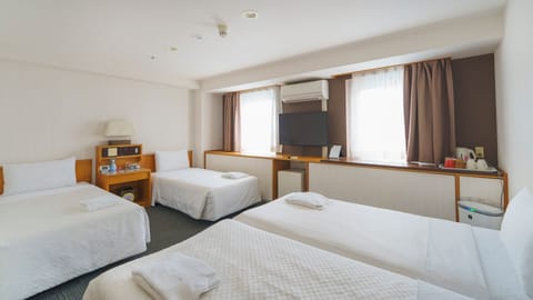 Breakfast 50% discount Family Room with 4 Single Beds - Non Smoking | Premium bedding, blackout drapes, free WiFi, bed sheets