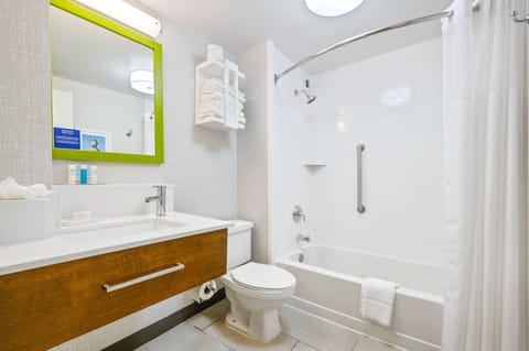 Standard Room, 2 Double Beds, Non Smoking | Bathroom shower